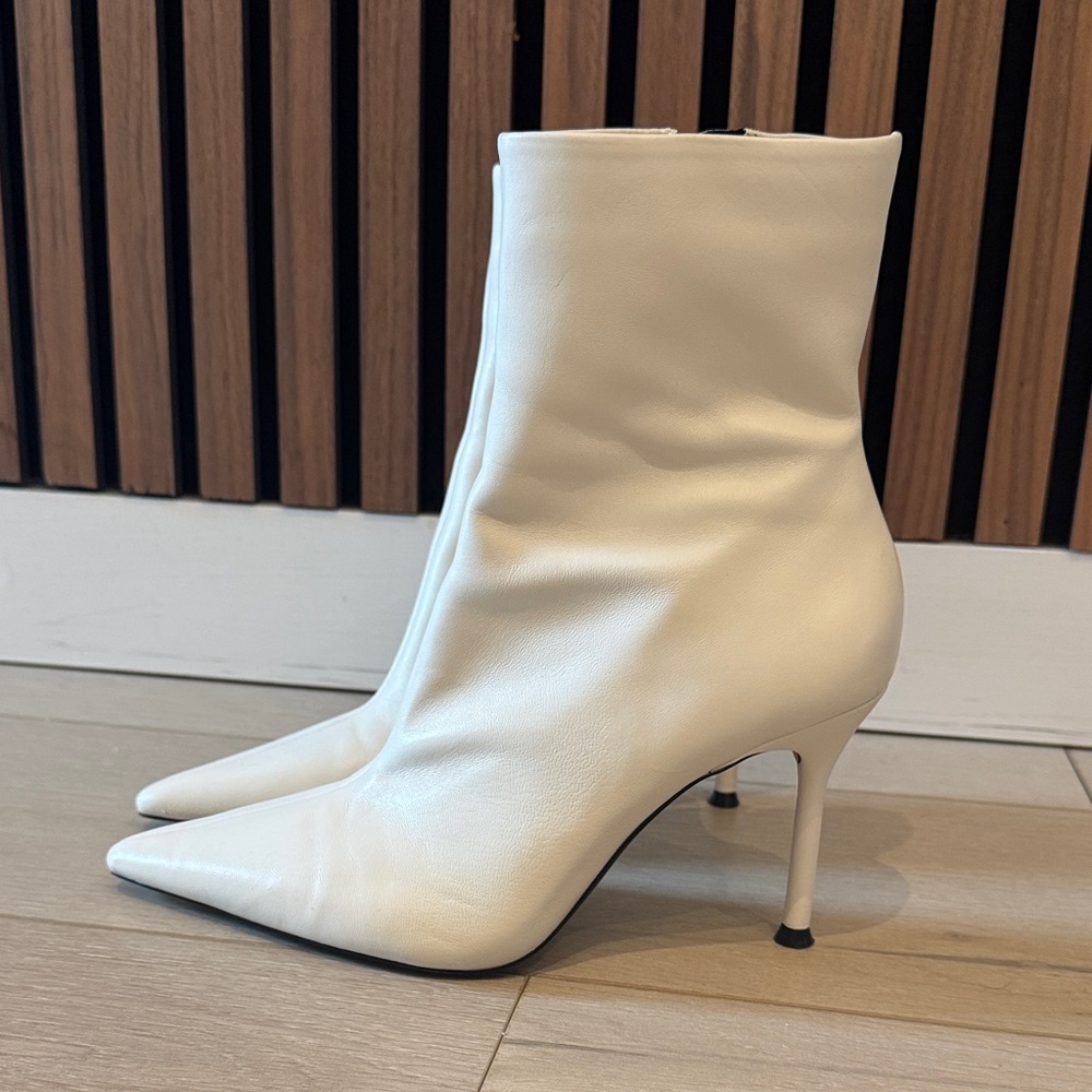 Zara Chic Cream Heeled Boots